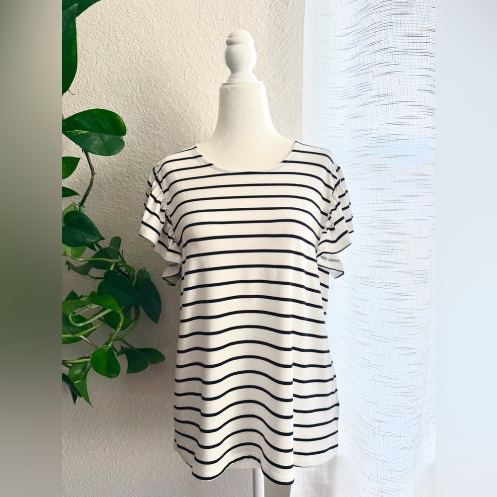 Bobeau Nordstrom Tie Back Black and White Striped Short Ruffle Sleeve Top - Picture 3 of 8